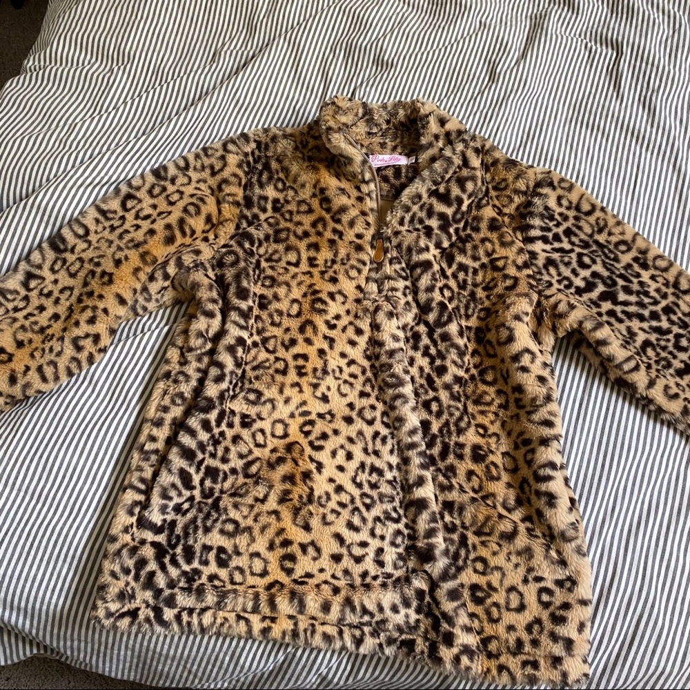 Pink Lily Boutique leopard pullover